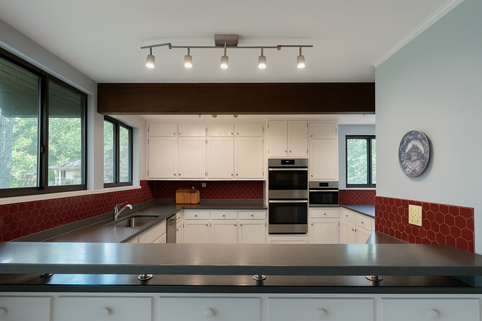 How can we select backsplash color for our kitchen?